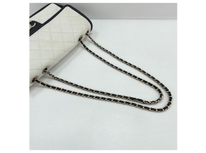 Borsa a tracolla Chanel Matelassé Black Nero - vista 10