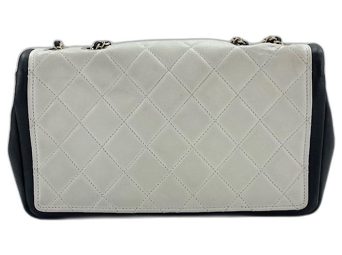 Borsa a tracolla Chanel Matelassé Black Nero - vista 3