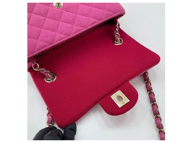 Borsa a tracolla Chanel Mini Matelassé in Rosa - vista 10