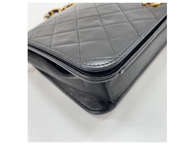 Borsa a tracolla Chanel Matelassé 23 Nero - vista 8