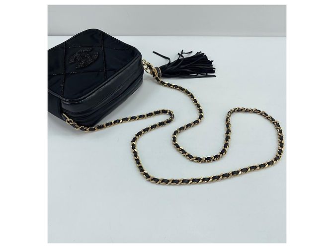 Borsa a tracolla Chanel Matelassé Black Nero - vista 10