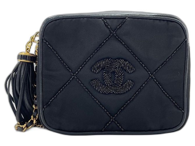 Borsa a tracolla Chanel Matelassé Black Nero - vista 2