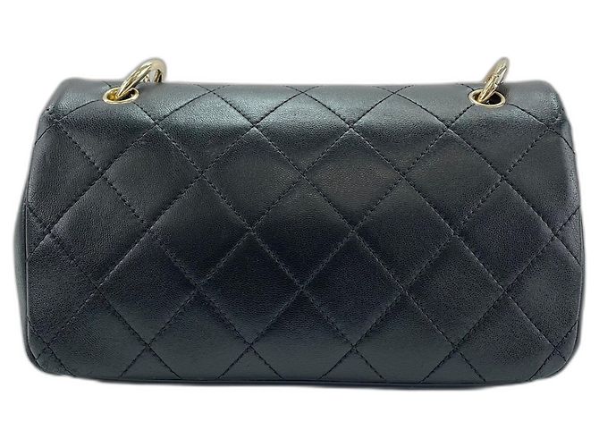 Borsa a tracolla Chanel Matelassé 23 in nero - vista 3