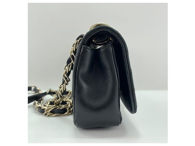Borsa a tracolla Chanel Matelassé 23 in nero - vista 5