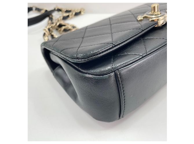 Borsa a tracolla Chanel Matelassé 23 in nero - vista 8