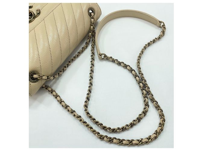 Chanel Schultertasche mit diagonalem Steppmuster Beige - Ansicht 10
