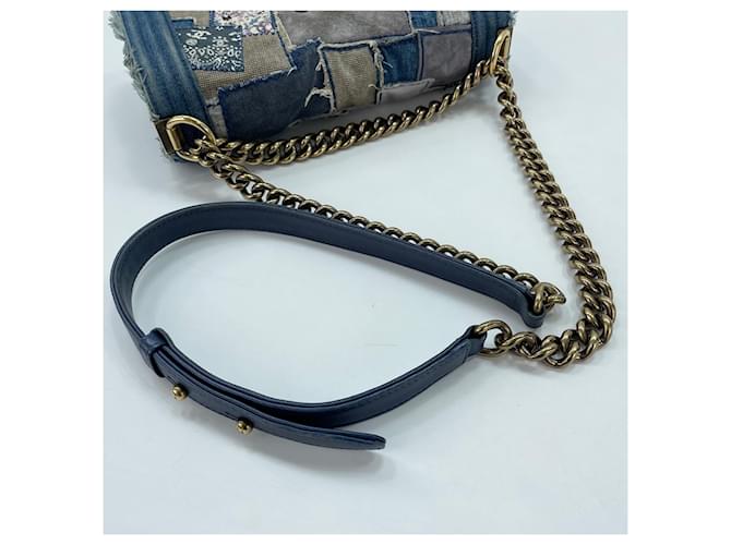 Borsa a tracolla Chanel Boy Medium in blu - vista 10