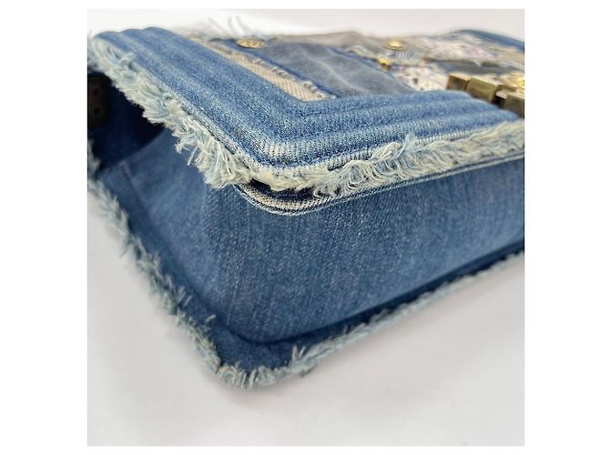 Borsa a tracolla Chanel Boy Medium in blu - vista 8