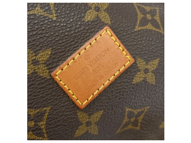 Louis Vuitton Saumur Monogram 30 Marrone - vista 4