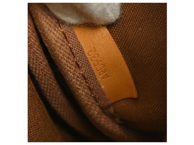 Louis Vuitton Saumur Monogram 30 Marrone - vista 5
