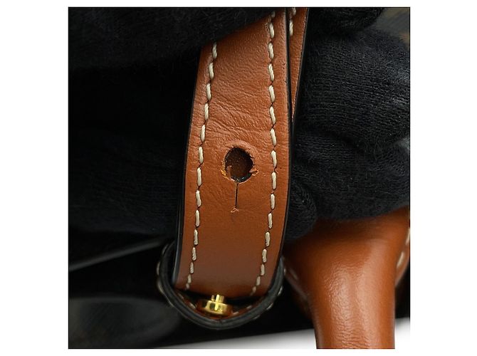 Céline Borsa a mano in pelle Celine Triomphe Small Vertical Cabas - vista 17
