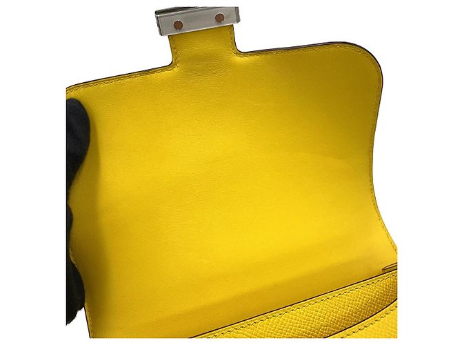 Hermès Bolsa de Ombro Hermes Mini Constance Amarelo - vista 12