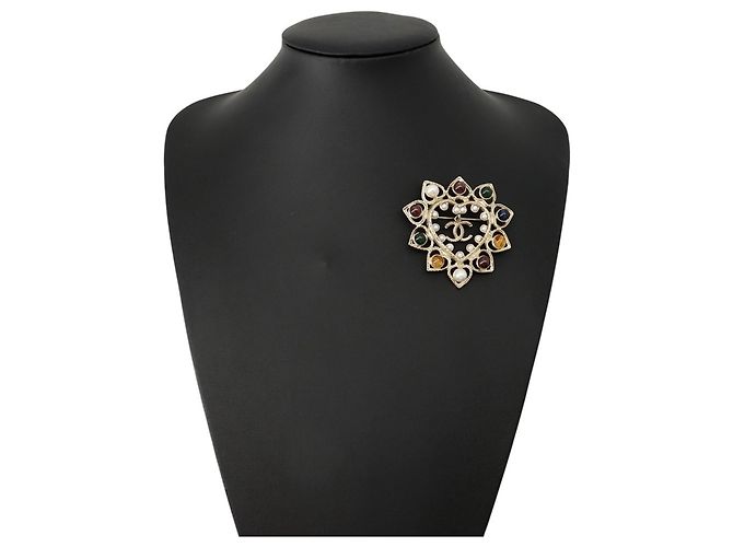 Spilla a cuore Chanel con strass e pietre colorate D'oro - vista 4
