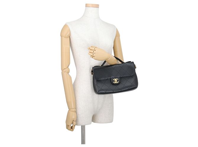 Borsa a tracolla con catena Chanel Matelassé Nero - vista 4