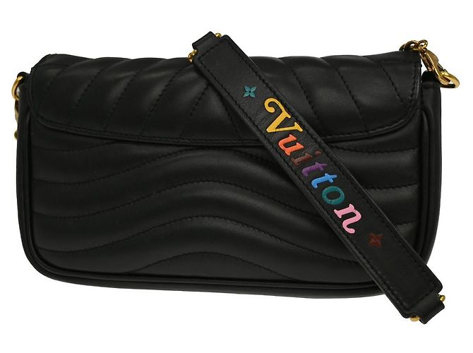 Louis Vuitton New Wave Chain Quilted Leather PM Preto - vista 2