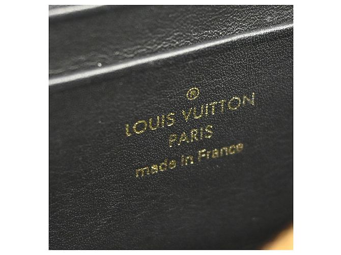 Louis Vuitton New Wave Chain Quilted Leather PM Preto - vista 4