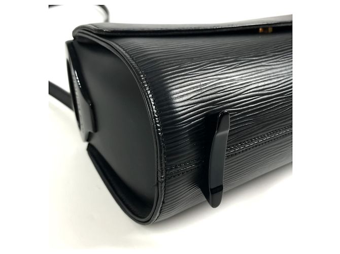 Borsa a tracolla con patta Louis Vuitton Epi Nocturne PM Nero - vista 15