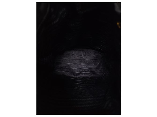 Prada Borsa bucket Duet in Re-Nylon nero con logo triangolare placcato oro - vista 4