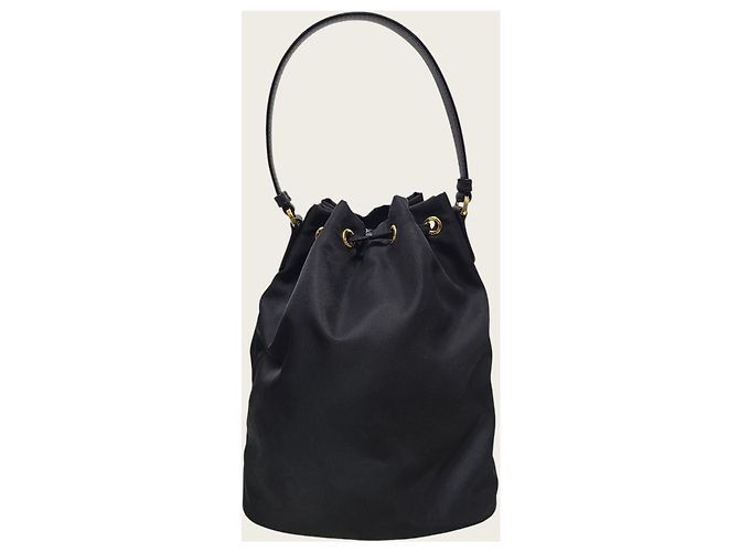 Prada Borsa bucket Duet in Re-Nylon nero con logo triangolare placcato oro - vista 5
