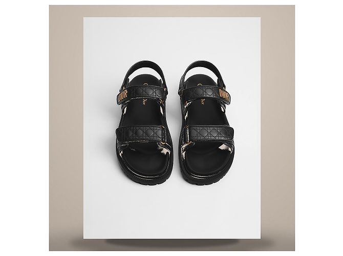 Louis Vuitton Sandali Dioract in vitello matelassé nero - vista 4
