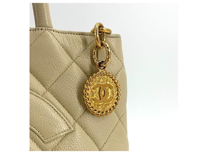 Chanel Borsa Tote Caviar Medallion Coin Bag Bianco - vista 7