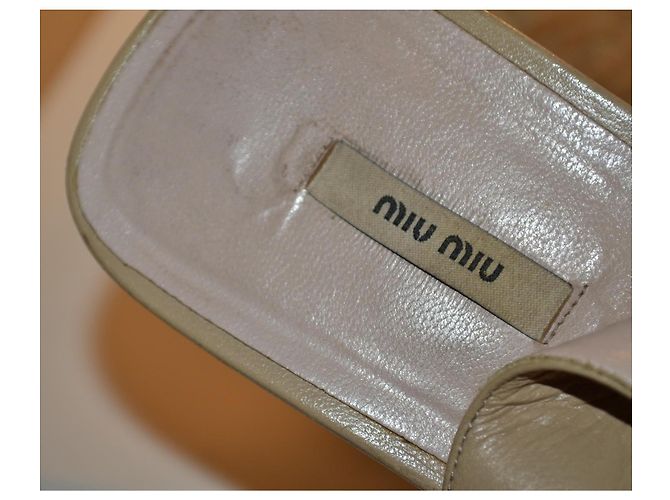 Miu Miu Sandali con zeppa in pelle beige - vista 6