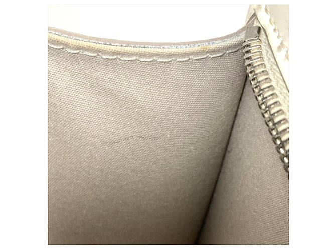Louis Vuitton Madeleine PM Schultertasche Beige Aus weiß - Ansicht 12