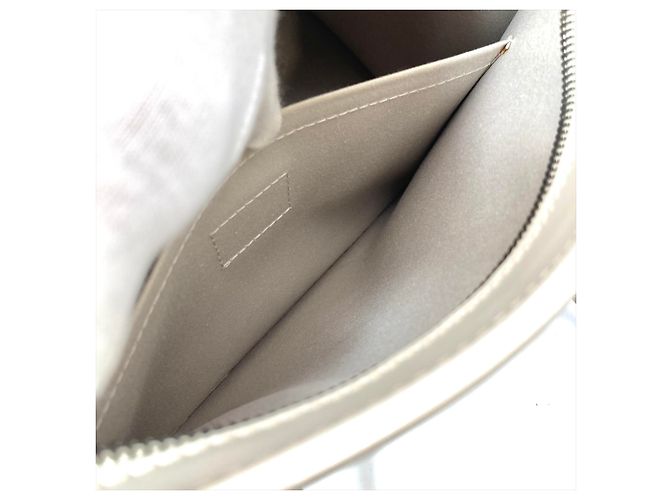 Louis Vuitton Madeleine PM Schultertasche Beige Aus weiß - Ansicht 9