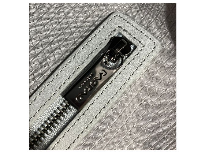 Borsa Issey Miyake BAOBAO in Gray Marrone - vista 10