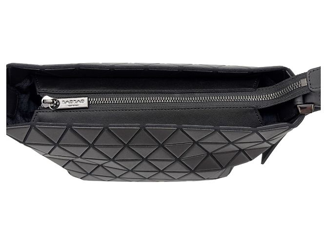 Issey Miyake BAOBAO Crystal Matte Shoulder Bag Nero - vista 4
