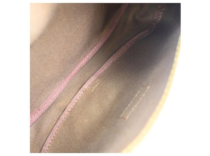 Louis Vuitton Saumur Monogram 30 Marrone - vista 3