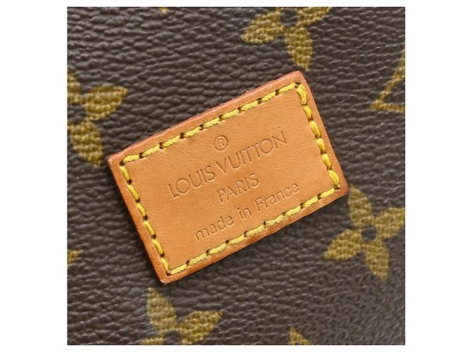 Louis Vuitton Saumur Monogram 30 Marrone - vista 4