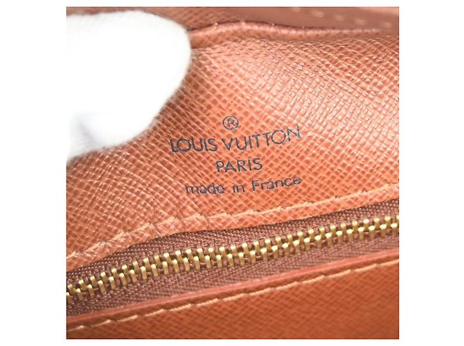 Louis Vuitton Nil Messenger Monogram Canvas 28 Marrone - vista 4