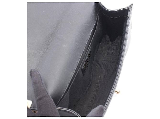 Borsa a tracolla Chanel Boy in pelle d'agnello nera Nero - vista 3