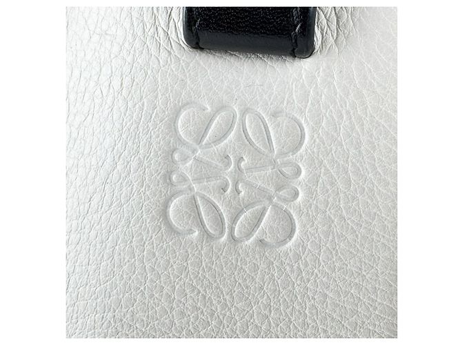 Bolsa de Ombro em Couro Loewe Hammock Preto Branco Bege - vista 11