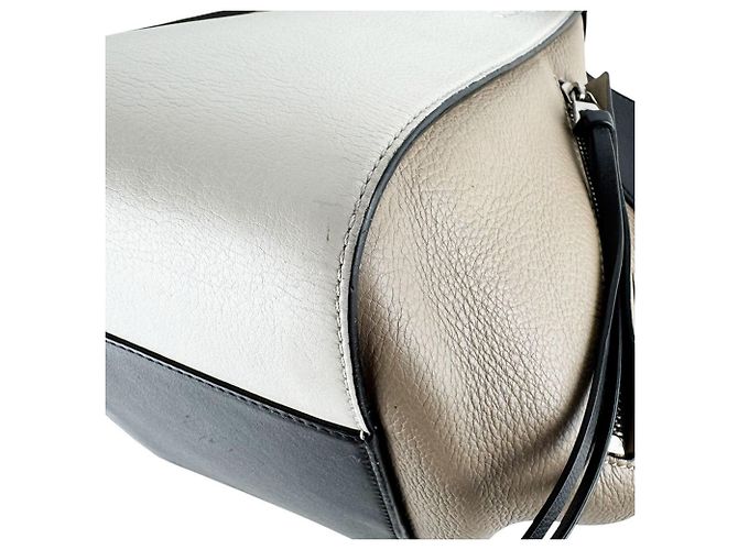 Bolsa de Ombro em Couro Loewe Hammock Preto Branco Bege - vista 8