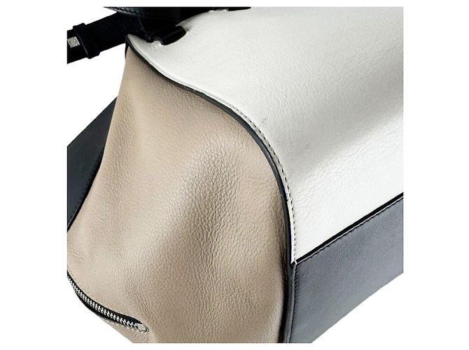 Bolsa de Ombro em Couro Loewe Hammock Preto Branco Bege - vista 9