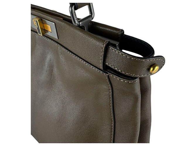 Borsa a tracolla Fendi Peekaboo Regular in pelle Cachi - vista 6