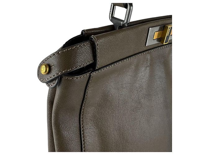 Borsa a tracolla Fendi Peekaboo Regular in pelle Cachi - vista 7