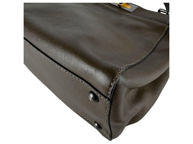Borsa a tracolla Fendi Peekaboo Regular in pelle Cachi - vista 8