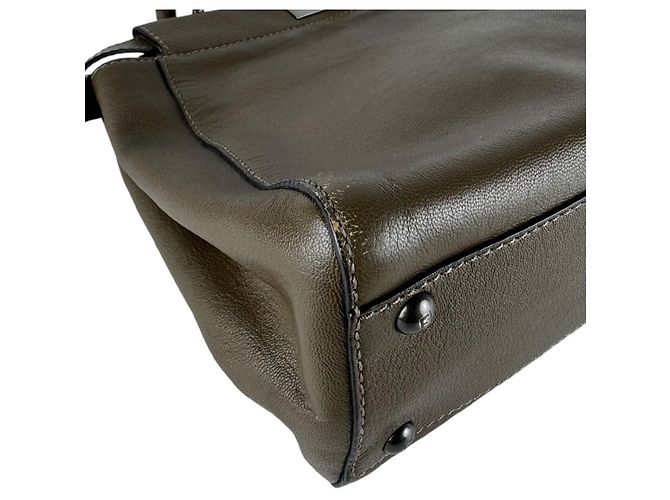 Borsa a tracolla Fendi Peekaboo Regular in pelle Cachi - vista 9