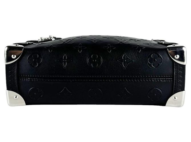 Louis Vuitton Monogram Shoulder Bag Black - view 4