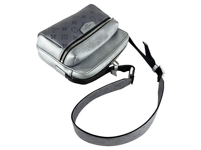 Borsa a tracolla Louis Vuitton in pelle argento - vista 10