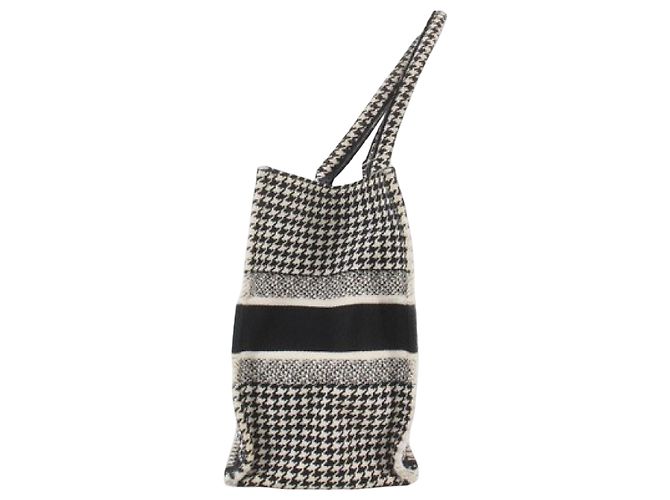 Christian Dior Book Embroidered Canvas Medium Noir - vue 4