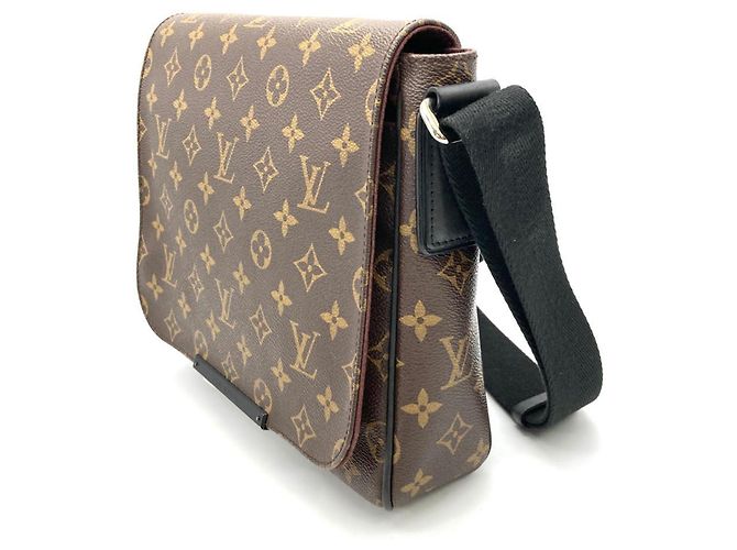 Borsa a tracolla Louis Vuitton District PM Marrone Monogramma - vista 2