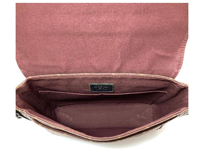 Borsa a tracolla Louis Vuitton District PM Marrone Monogramma - vista 5