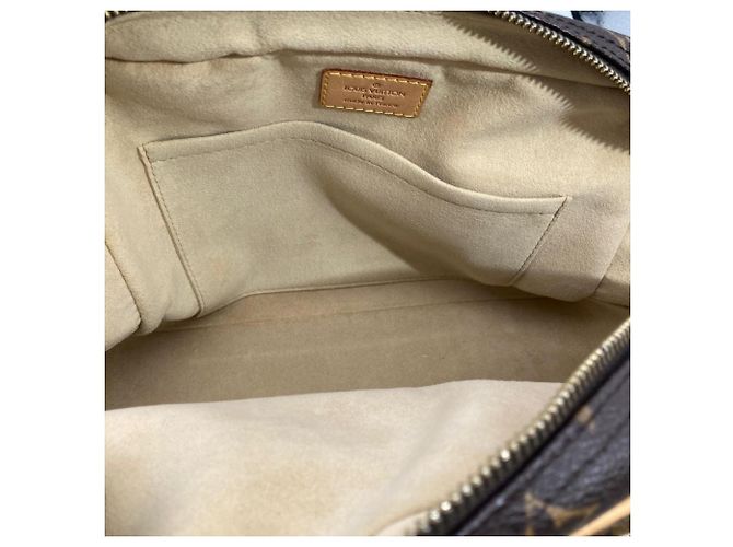 Borsa Louis Vuitton Manhattan PM Marrone - vista 8
