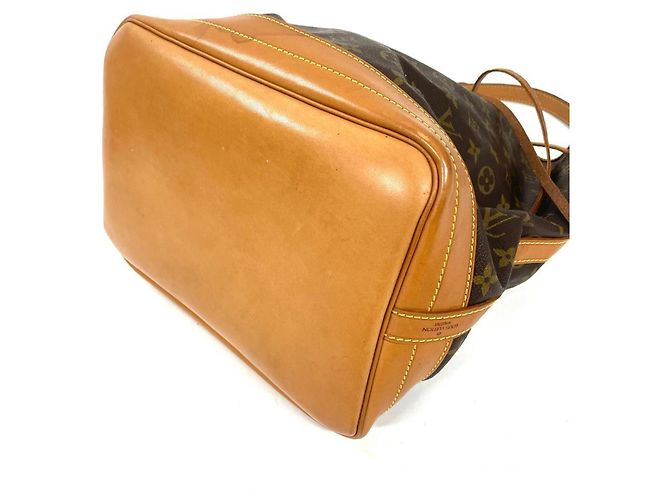 Borsa a tracolla Louis Vuitton Noe Marrone - vista 3