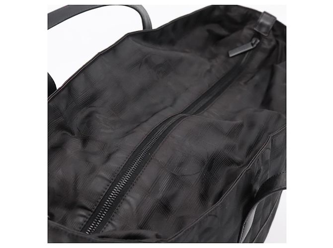 Borsa Tote CHANEL New Travel Line in tela nera e argento CC Auth ka5632 Nero - vista 6