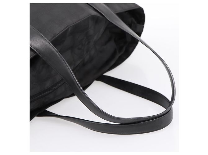 Borsa Tote CHANEL New Travel Line in tela nera e argento CC Auth ka5632 Nero - vista 7